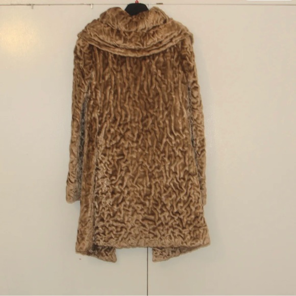 Blumarine beautiful statement coat! Authentic! Worn once. Like new condition. - Picture 4 of 8